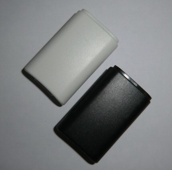 XBOX360 wireless handle black and white battery cover - Imagen 4