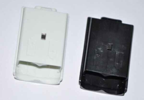 XBOX360 wireless handle black and white battery cover - Imagen 3